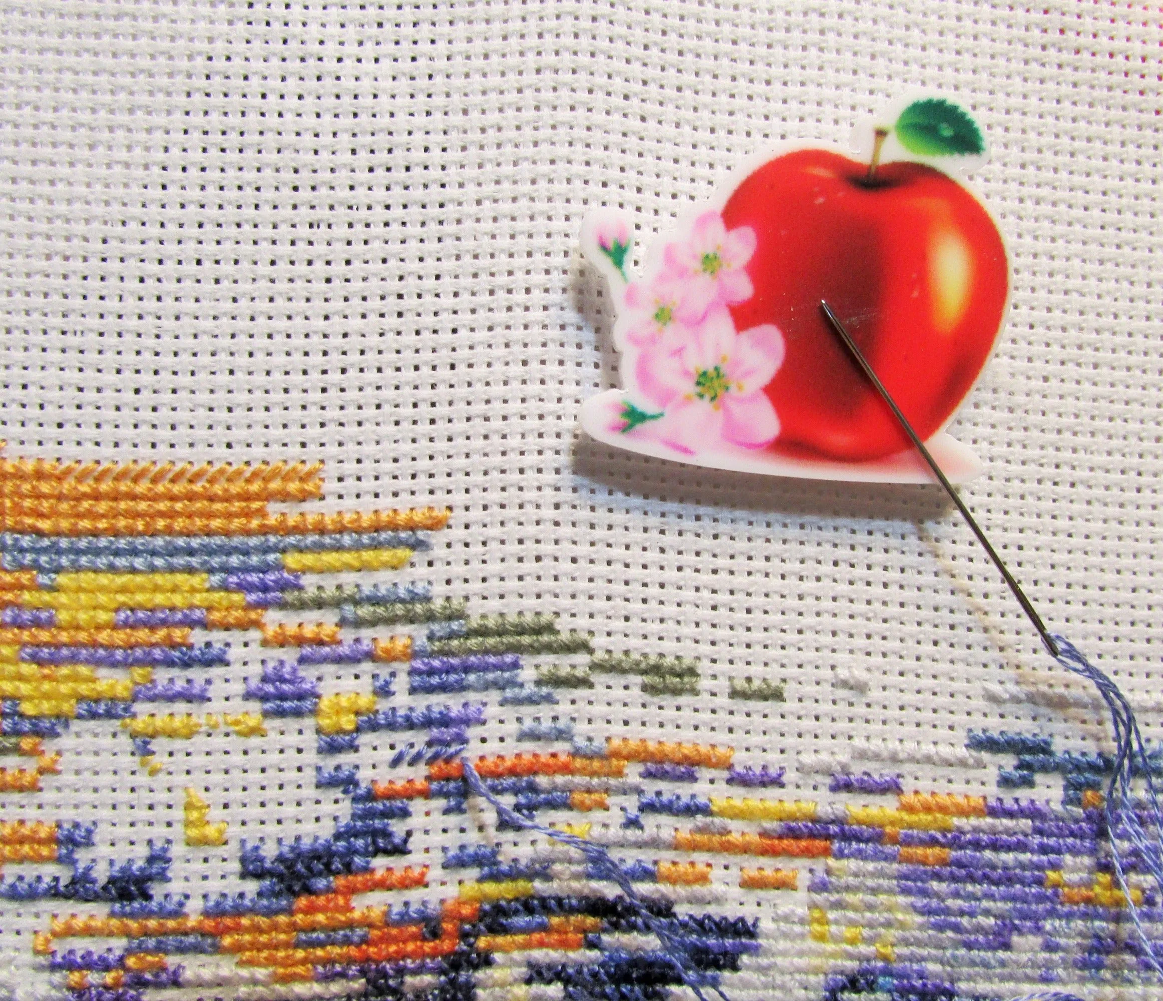 Apple Needle Minder, Cover Minder, Magnet