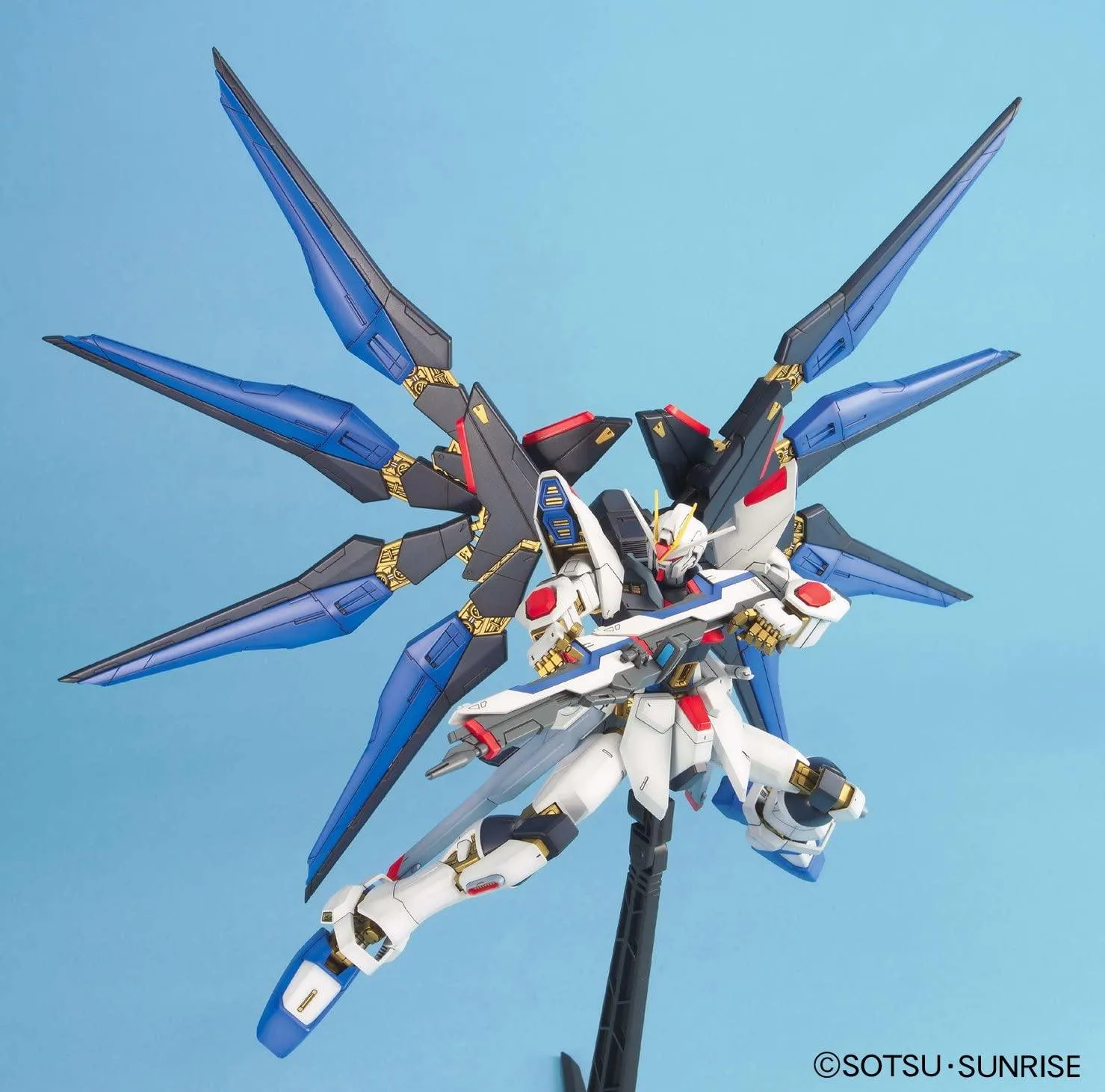 Bandai Strike Freedom Gundam MG 1/100 Model Kit