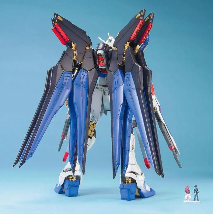 Bandai Strike Freedom Gundam MG 1/100 Model Kit