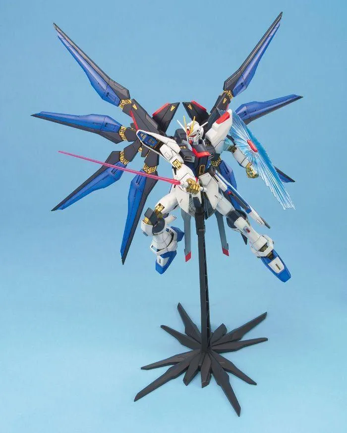 Bandai Strike Freedom Gundam MG 1/100 Model Kit