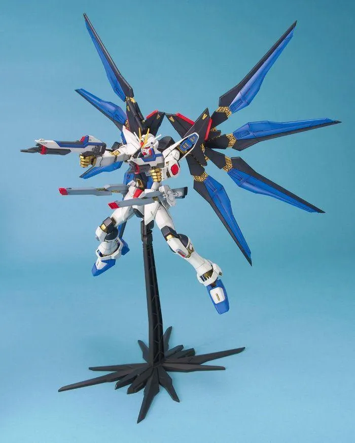 Bandai Strike Freedom Gundam MG 1/100 Model Kit