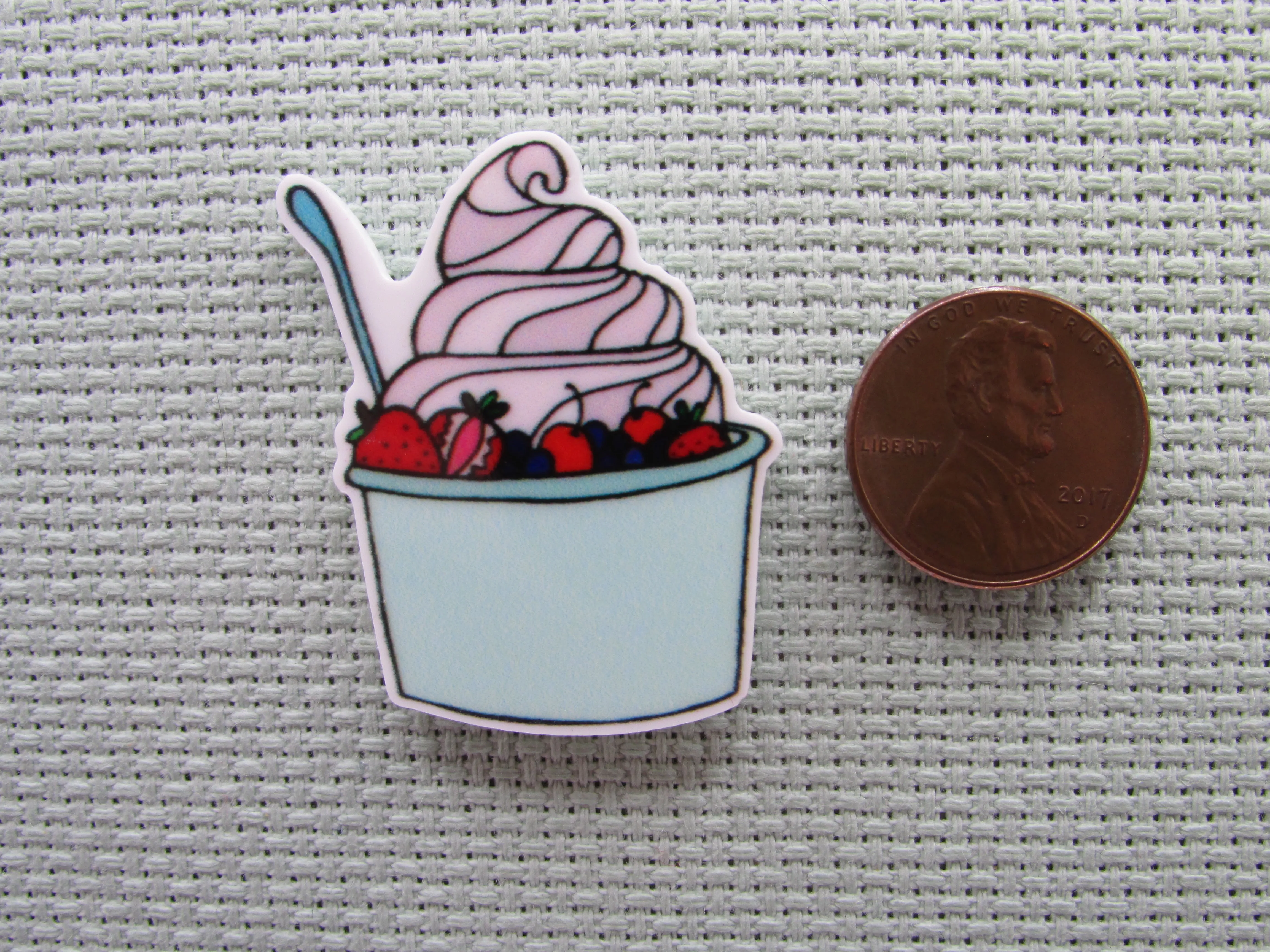 Berry Sundae Needle Minder, Cover Minder, Magnet LAST ONE!