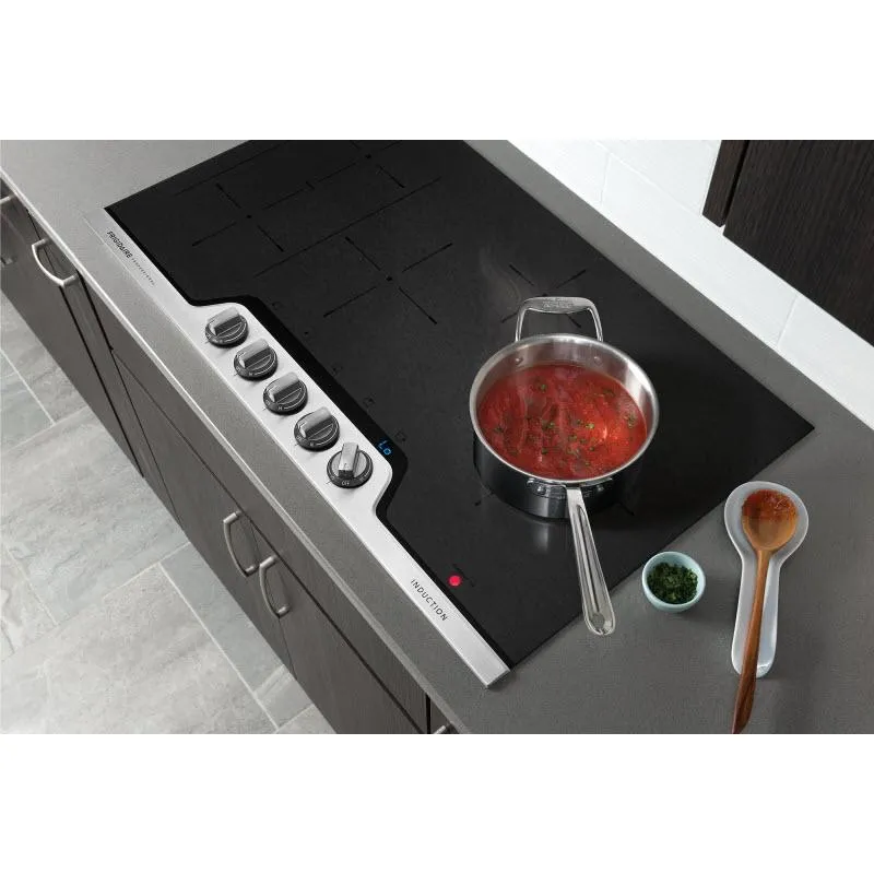 Frigidaire Professional Table de cuisson encastrée à induction de 36 po FPIC3677RF