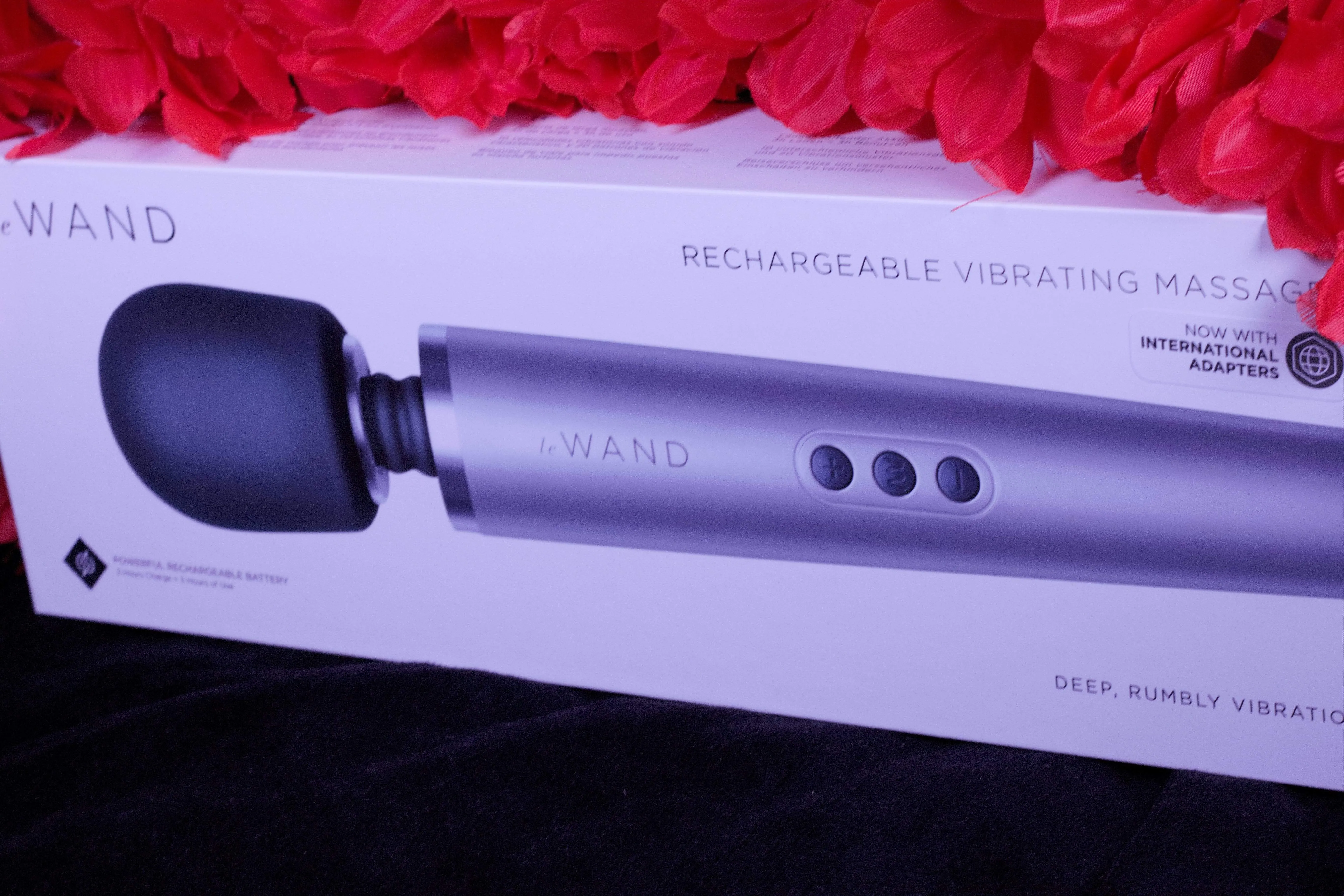 LE WAND - Rechargeable 10-Speed Vibrating Cordless Wand Massager